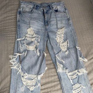 Size 8 American Eagle mom jean